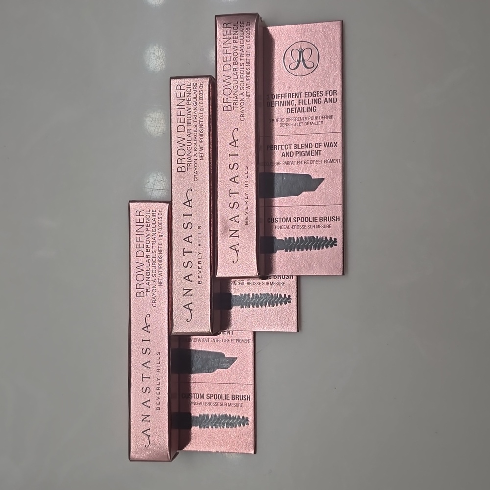 NEW Anastasia Beverly Hills Brow Definer in Soft Brown